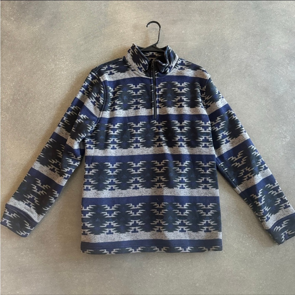 Men’s pre owned lucky brand pullover sweater in excellent condition